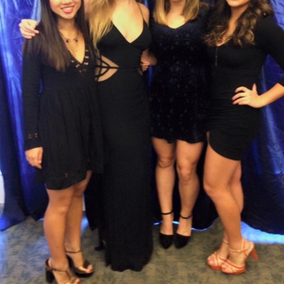 Tobi Black V Neck Maxi Tank Top Strap Dress Side Slits Mesh Paneling At Ribs - Picture 3 of 13